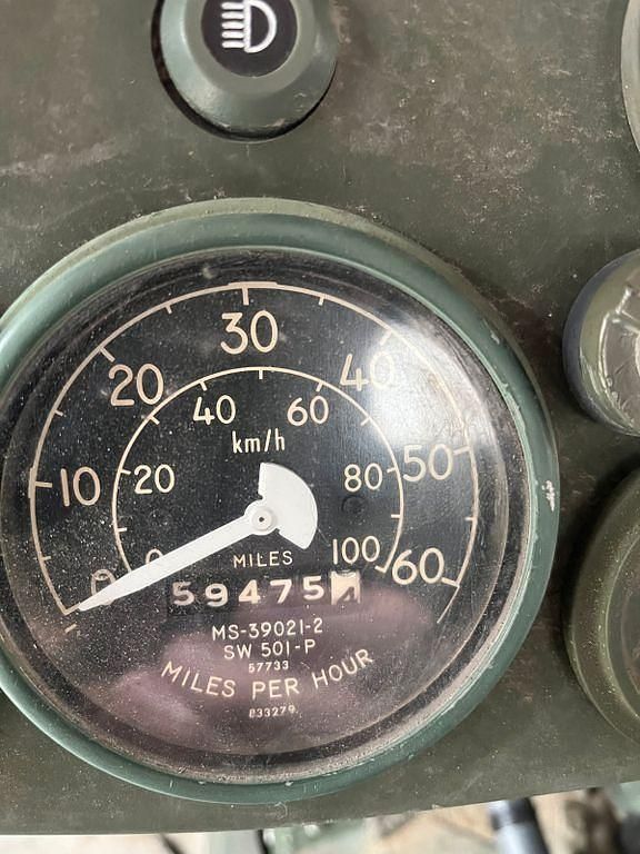 Grün Gebraucht 1988 Hummer H1 SUV | 35.900 € - Bild 1/4