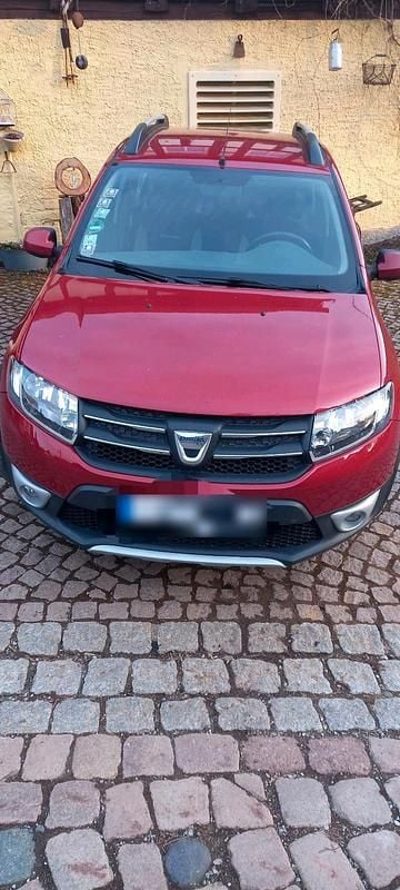Gebraucht Dacia Sandero 90 PS (66 kW) 2016 Rot Kleinwagen