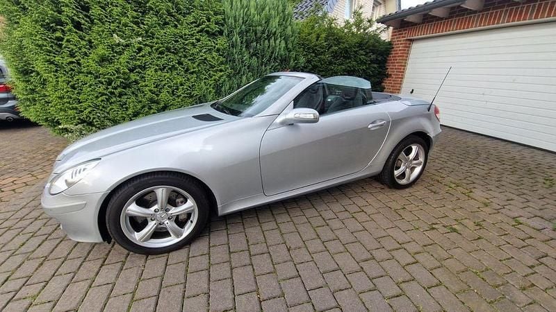 Silber Gebraucht 2007 Mercedes SLK350 Cabrio | 17.500 € (Etwas zu teuer) - Bild 1/4