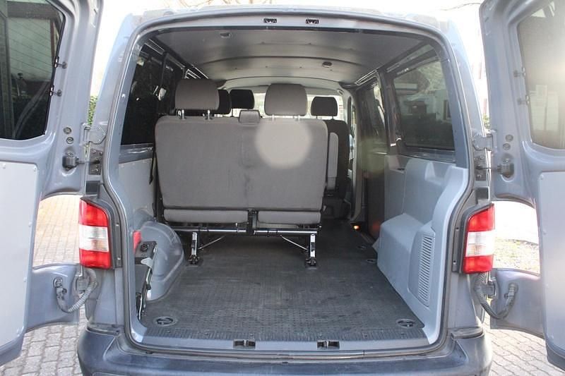 Gebraucht VW Transporter 140 PS (102 kW) 2015 Pure grey Van