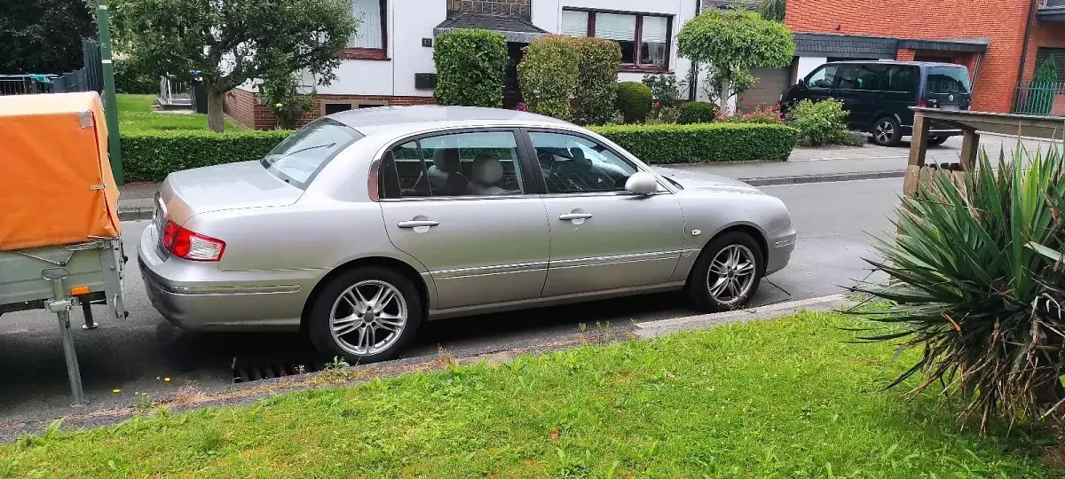 Gebraucht Kia Opirus 203 PS (149 kW) 2005 Silber Limousine