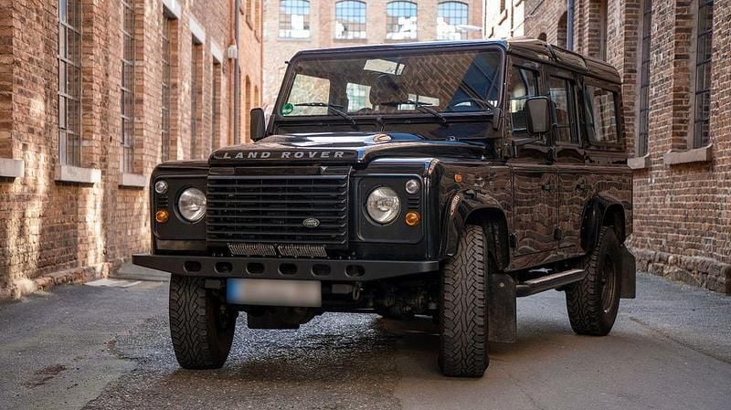 Gebraucht Land Rover Defender 122 PS (89 kW) 2012 Schwarz SUV