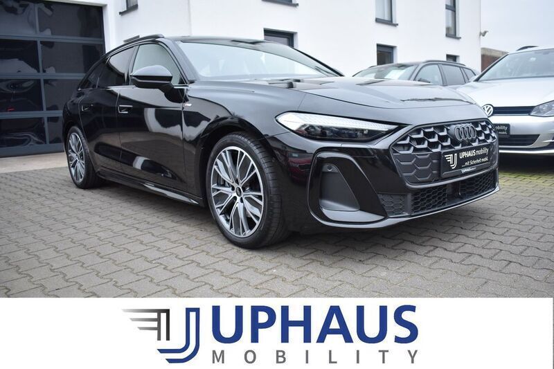 Schwarz (mythosschwarz metallic) Gebraucht 2025 Audi A5 Ambiente Coupé | 47.490 € (Superpreis) - Bild 1/4