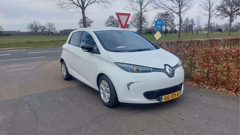Gebraucht Renault Zoe Life 64 kW (88 PS) 2015 Weiß Kleinwagen