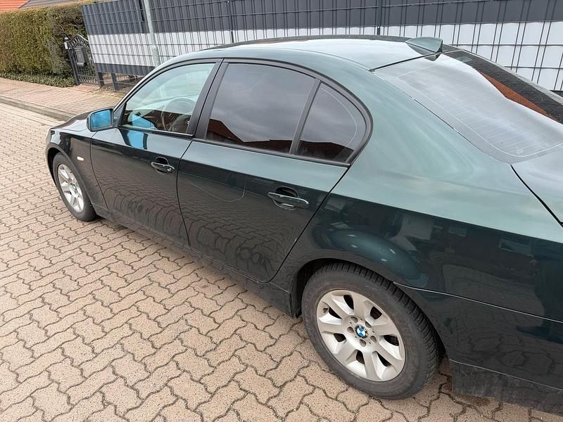 Gebraucht BMW 523 177 PS (130 kW) 2005 Grün Limousine