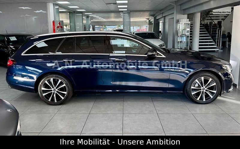 Gebraucht Mercedes E300 211 PS (155 kW) 2021 Blau Limousine