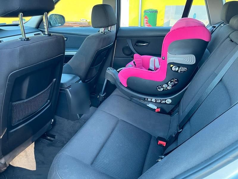 Gebraucht BMW 320 163 PS (119 kW) 2012 Silber Kombi