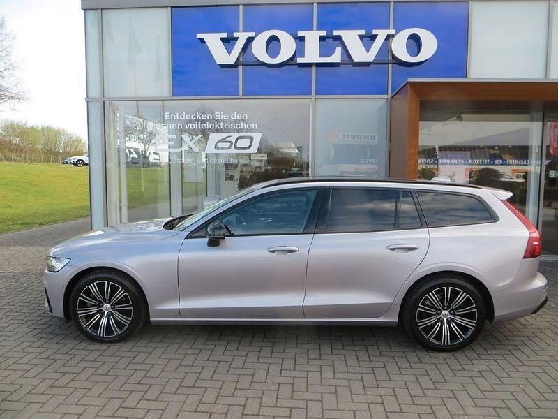 Gebraucht Volvo V60 Plus 197 PS (144 kW) 2025 Silber Kombi