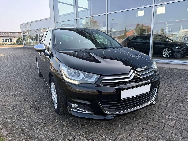 Gebraucht Citroën C4 SELECTION 120 PS (88 kW) 2016 Schwarz perla nera Kleinwagen