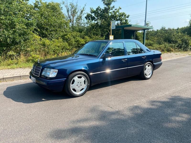 Blau Gebraucht 1995 Mercedes 420 Limousine | 25.500 € - Bild 1/4