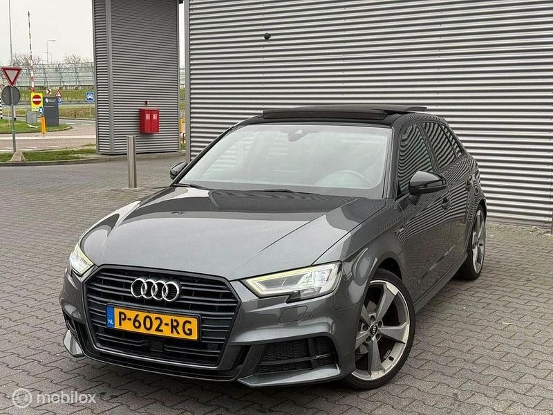 Grau Gebraucht 2018 Audi A3 S-Line Limousine | 13.900 € (Guter Preis) - Bild 1/4