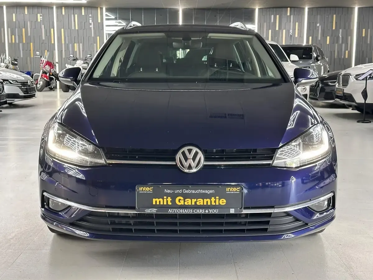 Gebraucht VW Golf VII Highline 150 PS (110 kW) 2020 Blau Limousine