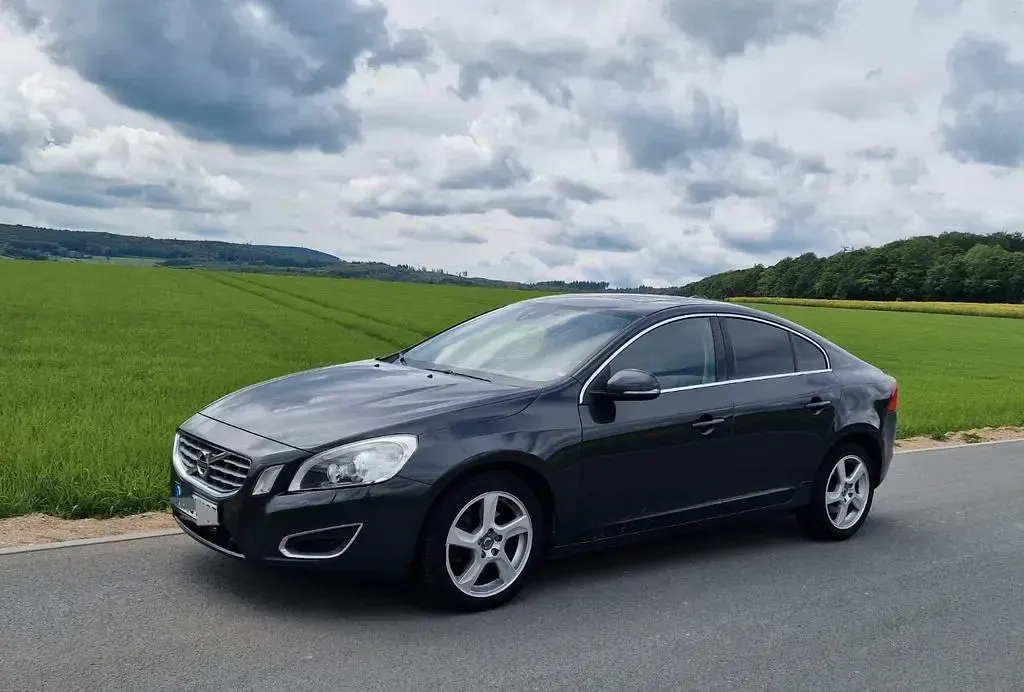 Gebraucht Volvo S60 Summum 163 PS (119 kW) 2011 Schwarz Limousine