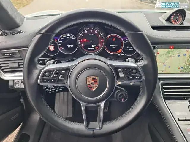 Schwarz (tiefschwarz) Gebraucht 2019 Porsche Panamera Sport Turismo Limousine | 67.900 € (Guter Preis) - Bild 1/3