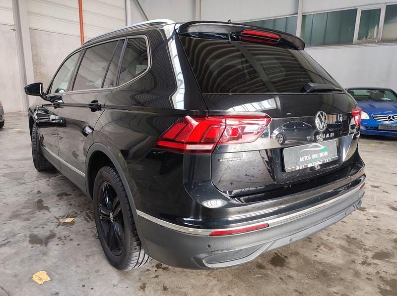 Gebraucht VW Tiguan Allspace Life 200 PS (147 kW) 2023 Schwarz SUV