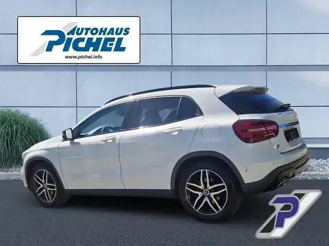 Gebraucht Mercedes GLA180 Business 122 PS (89 kW) 2017 Weiß SUV