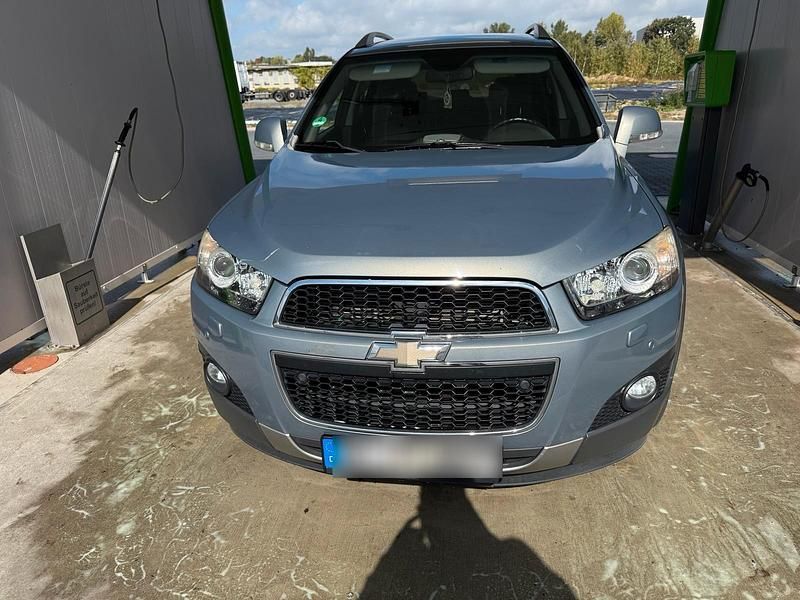 Grau Gebraucht 2013 Chevrolet Captiva LT SUV | 4.100 € (Superpreis) - Bild 1/4