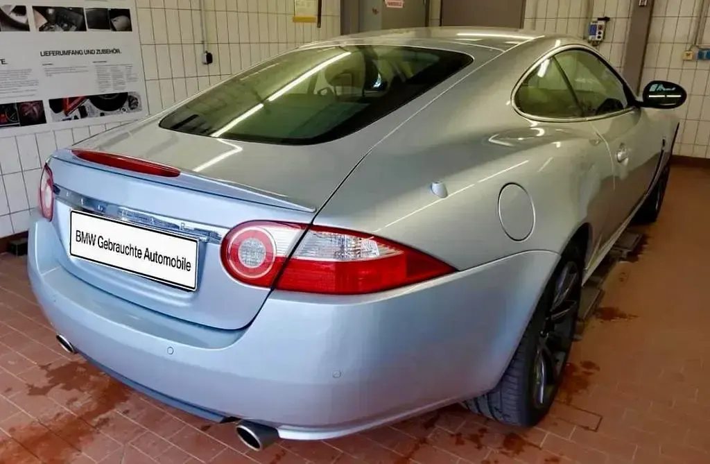 Używany Jaguar XK 298 KM (219 kW) 2006 Srebrny Coupe