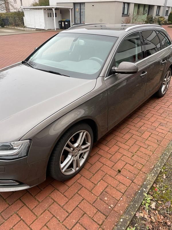 Grau Gebraucht 2013 Audi A4 Kombi | 8.000 € (Fairer Preis) - Bild 1/3