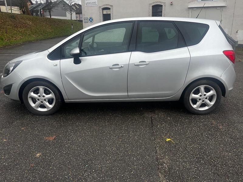 Gebraucht Opel Meriva 120 PS (88 kW) 2011 Silber Van / Kleinbus