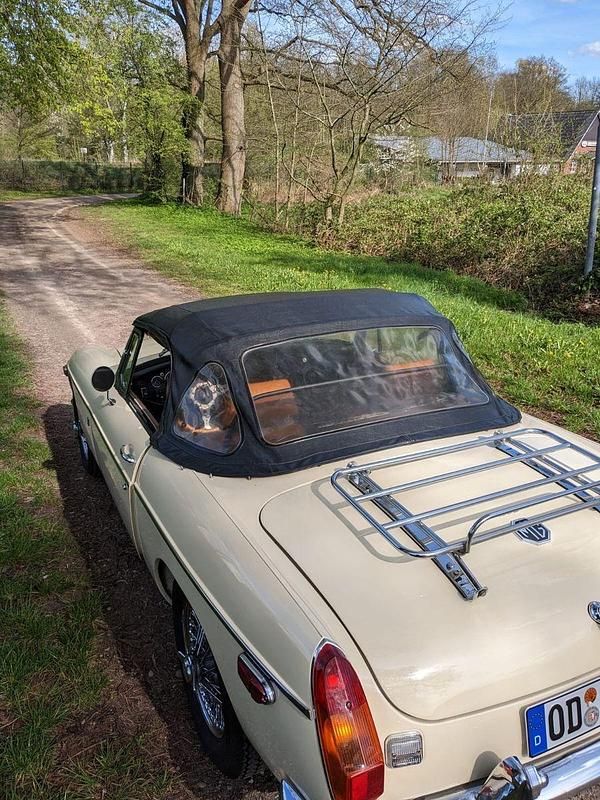 Second-hand MG B 95 CP (69 kW) 1971 Bej Cabrio