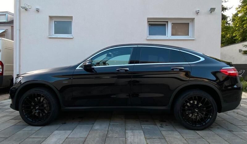 Schwarz Gebraucht 2018 Mercedes GLC350 SUV | 27.500 € - Bild 1/4