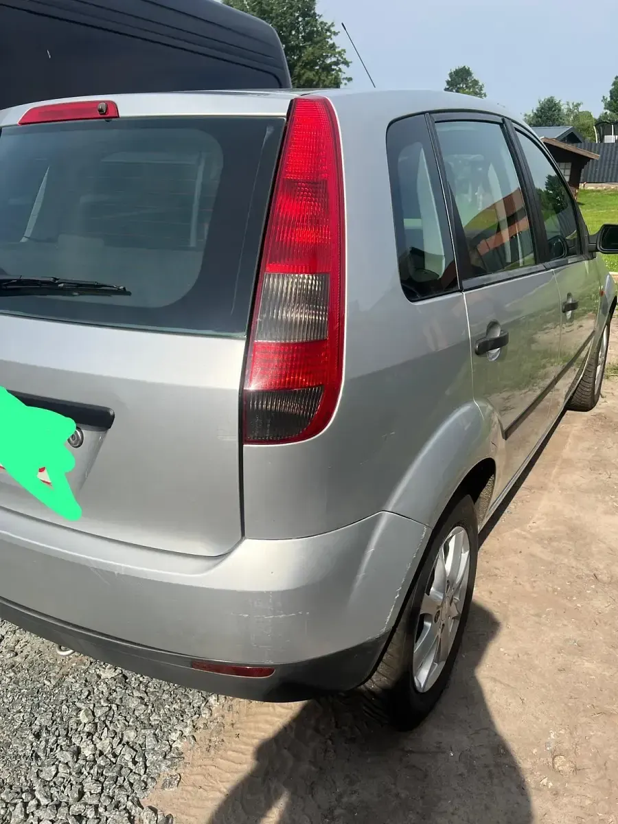 Gebraucht Ford Fiesta 68 PS (50 kW) 2004 Silber Kleinwagen