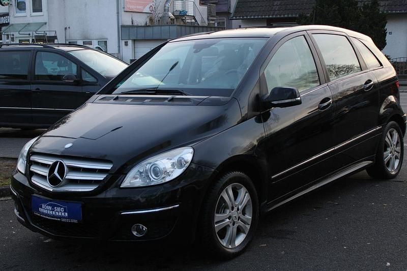 Gebraucht Mercedes B200 136 PS (100 kW) 2009 Schwarz Van / Kleinbus