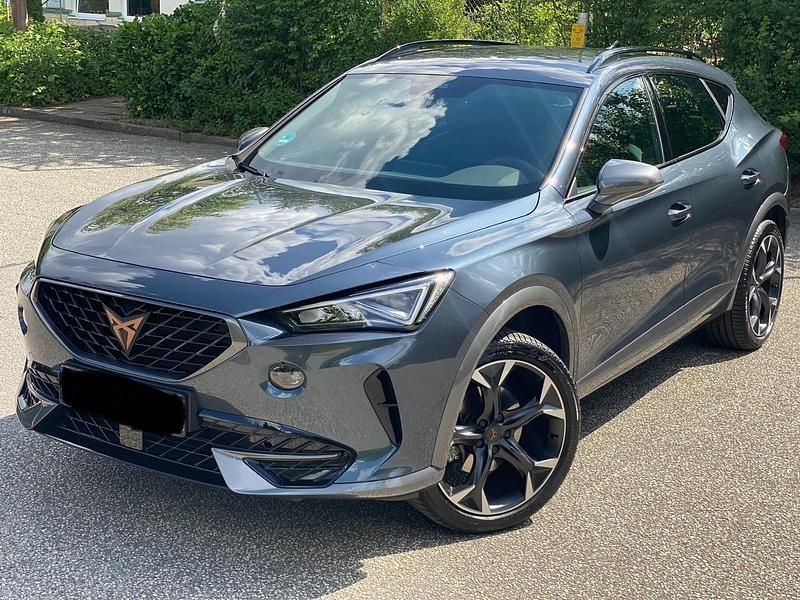 Grau Gebraucht 2024 Cupra Formentor SUV | 29.898 € (Teuer) - Bild 1/4