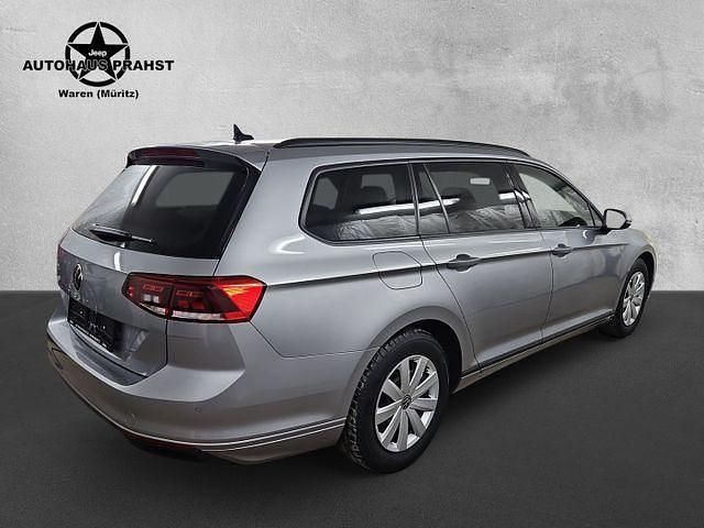 Gebraucht VW Passat 150 PS (110 kW) 2022 Silber Kombi