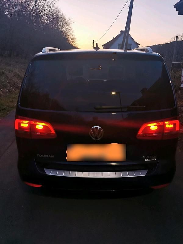 Gebraucht VW Touran 140 PS (102 kW) 2015 Blau Van / Kleinbus