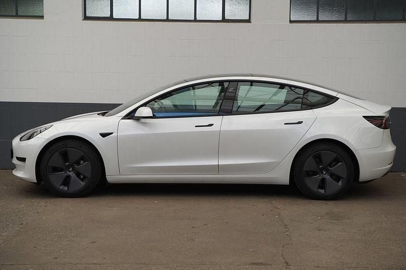 Gebraucht Tesla Model 3 Standard Range 208 kW (283 PS) 2022 Weiß Limousine