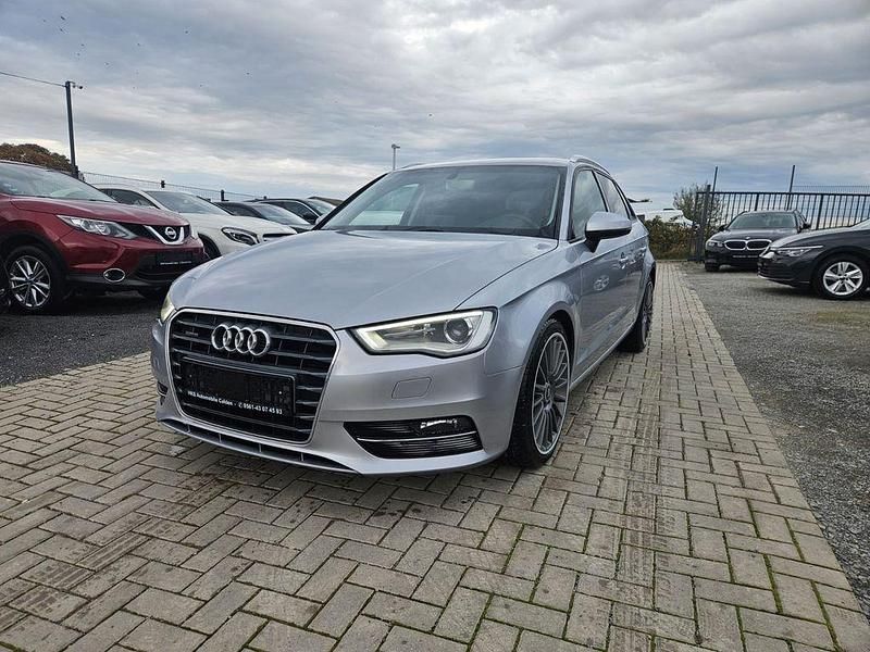 Silber Gebraucht 2015 Audi A3 Sportback Ambition Kleinwagen | 13.350 € (Fairer Preis) - Bild 1/4