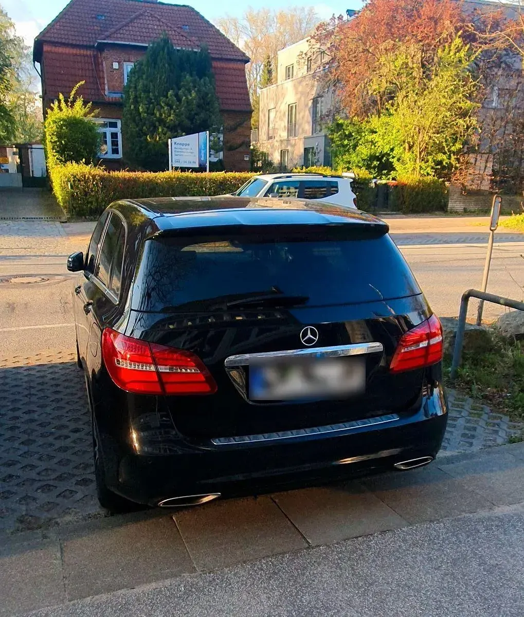 Gebraucht Mercedes B250 AMG line 211 PS (155 kW) 2017 Schwarz Kleinwagen