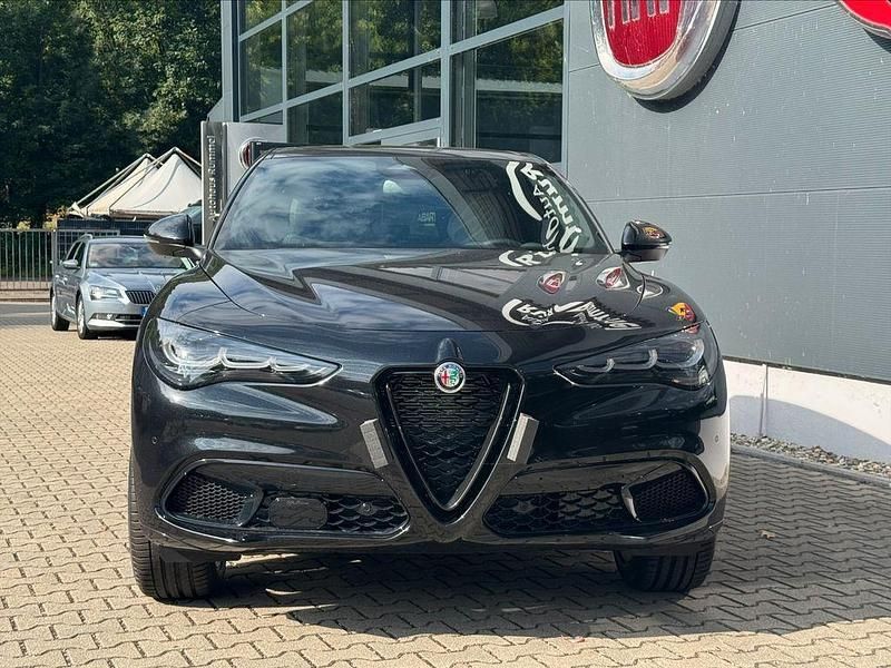 Schwarz Neu 2025 Alfa Romeo Stelvio SUV | 60.990 € (Superpreis) - Bild 1/4