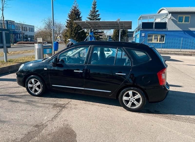 Gebraucht Kia Carens 140 PS (102 kW) 2009 Schwarz Van / Kleinbus