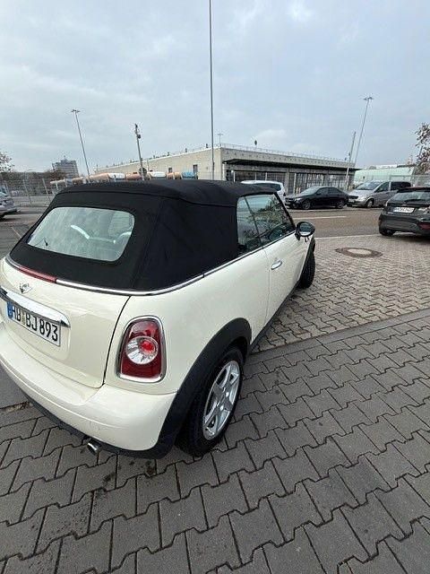 Gebraucht Mini Cooper Cabriolet Chili 122 PS (89 kW) 2010 Weiß Cabrio