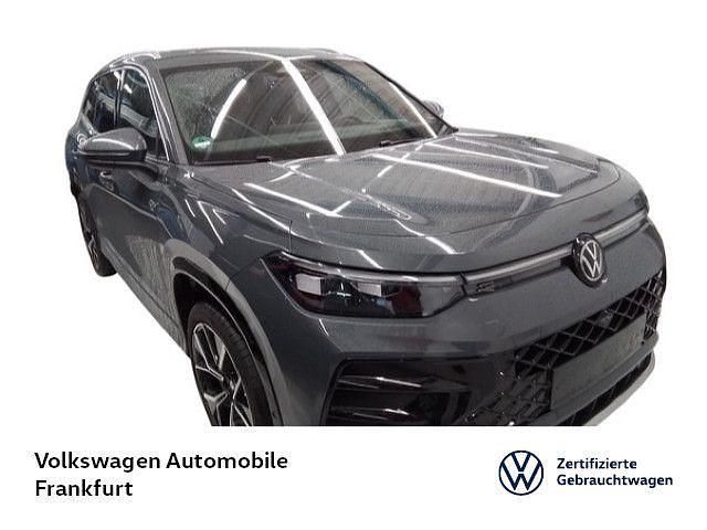Delfingrau metallic/delfingrau Gebraucht 2025 VW Tayron R-line SUV | 54.280 € (Fairer Preis) - Bild 1/4