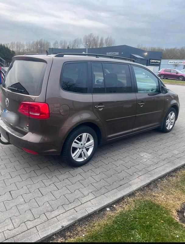 Gebraucht VW Touran 105 PS (77 kW) 2012 Braun Van / Kleinbus
