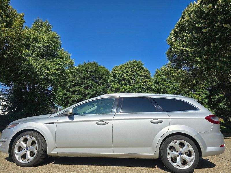 Silber Gebraucht 2012 Ford Mondeo Titanium Kombi | 8.500 € (Teuer) - Bild 1/4