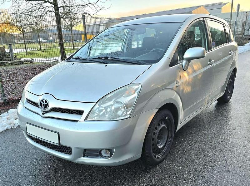 Gebraucht Toyota Corolla Verso 129 PS (94 kW) 2005 Silver metallic Van / Kleinbus