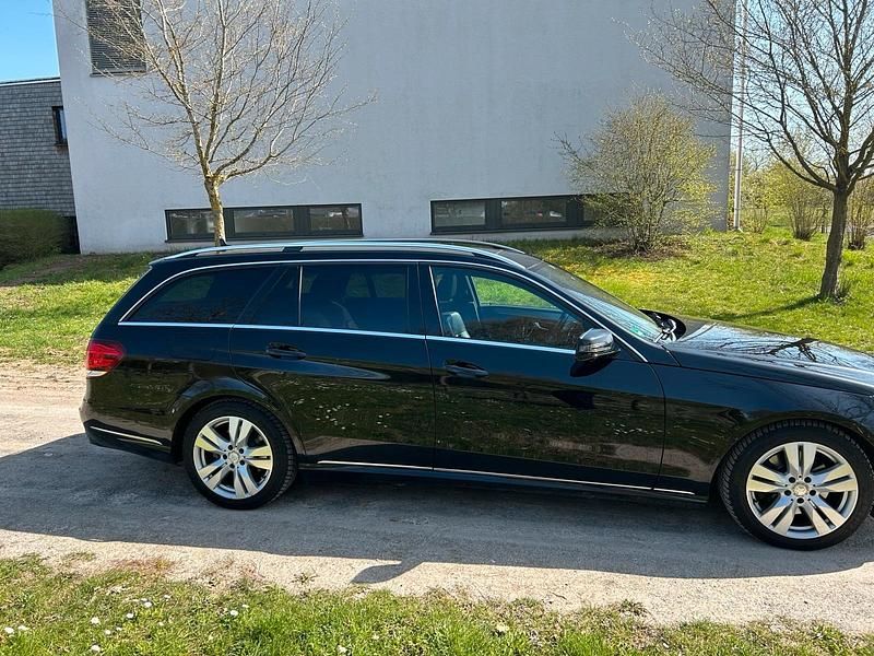 Usata Mercedes E350 252 CV (185 kW) 2013 Nero Station wagon
