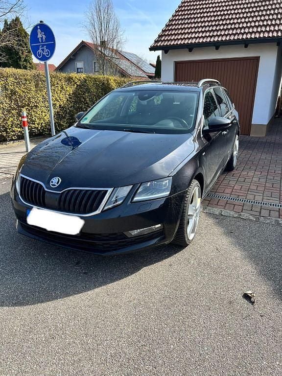 Gebraucht Skoda Octavia Clever 150 PS (110 kW) 2018 Schwarz Kombi