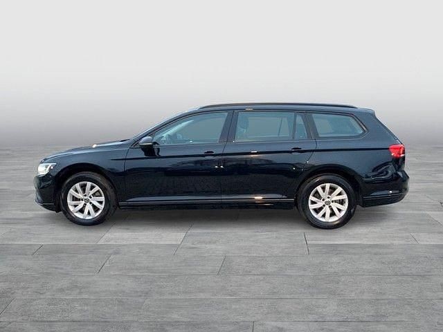 Gebraucht VW Passat Basis 150 PS (110 kW) 2022 Deep black perleffekt (metallic) Kombi