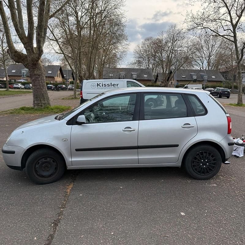 Gebraucht VW Polo 64 PS (47 kW) 2004 Silber Kleinwagen