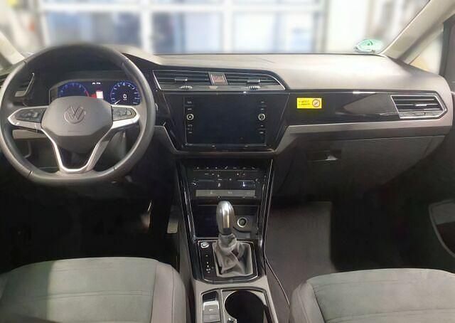 Gebraucht VW Touran Highline 150 PS (110 kW) 2024 Schwarz Van / Kleinbus