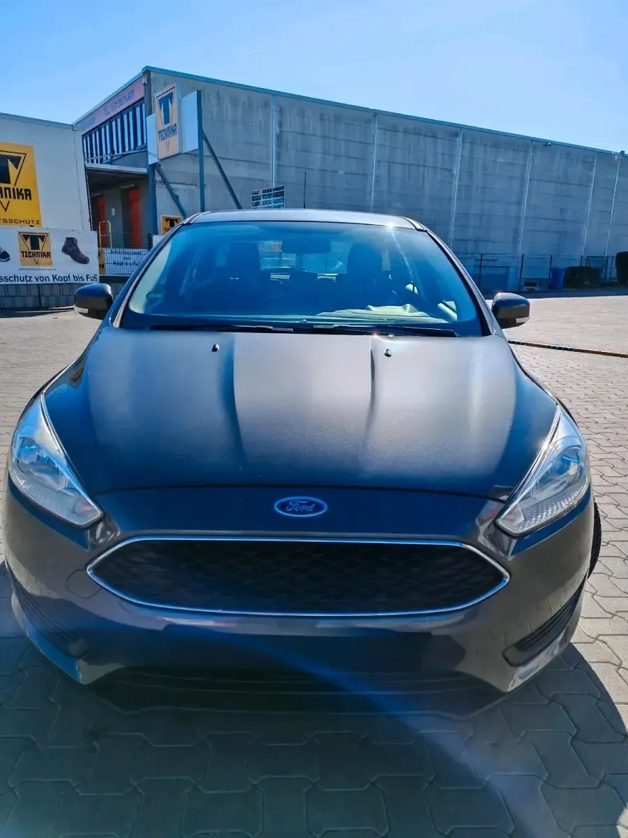 Second-hand Ford Focus 131 CP (96 kW) 2016 Gri Berlinǎ