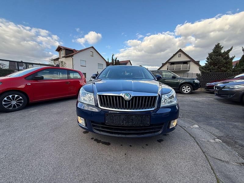 Gebraucht Skoda Octavia Impuls Edition 105 PS (77 kW) 2011 Blau Kombi
