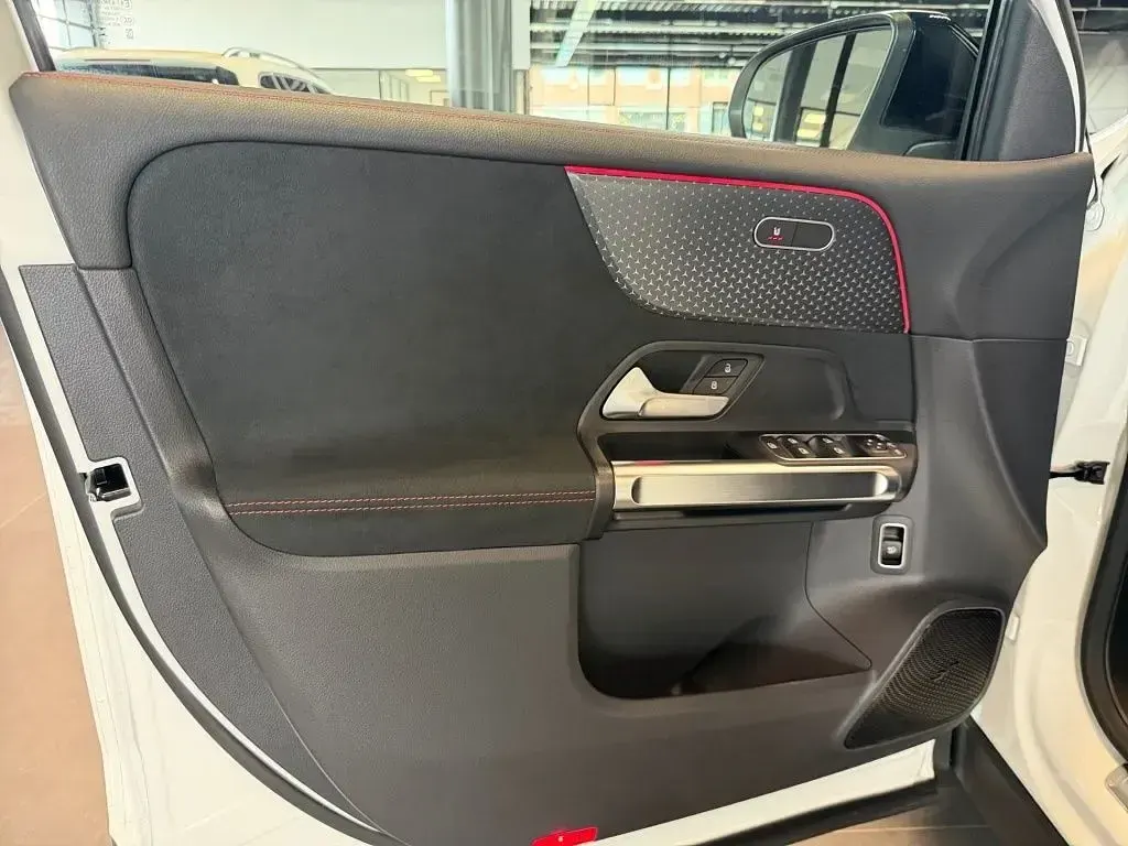 Gebraucht Mercedes EQB250+ AMG 139 kW (190 PS) 2025 Weiß SUV