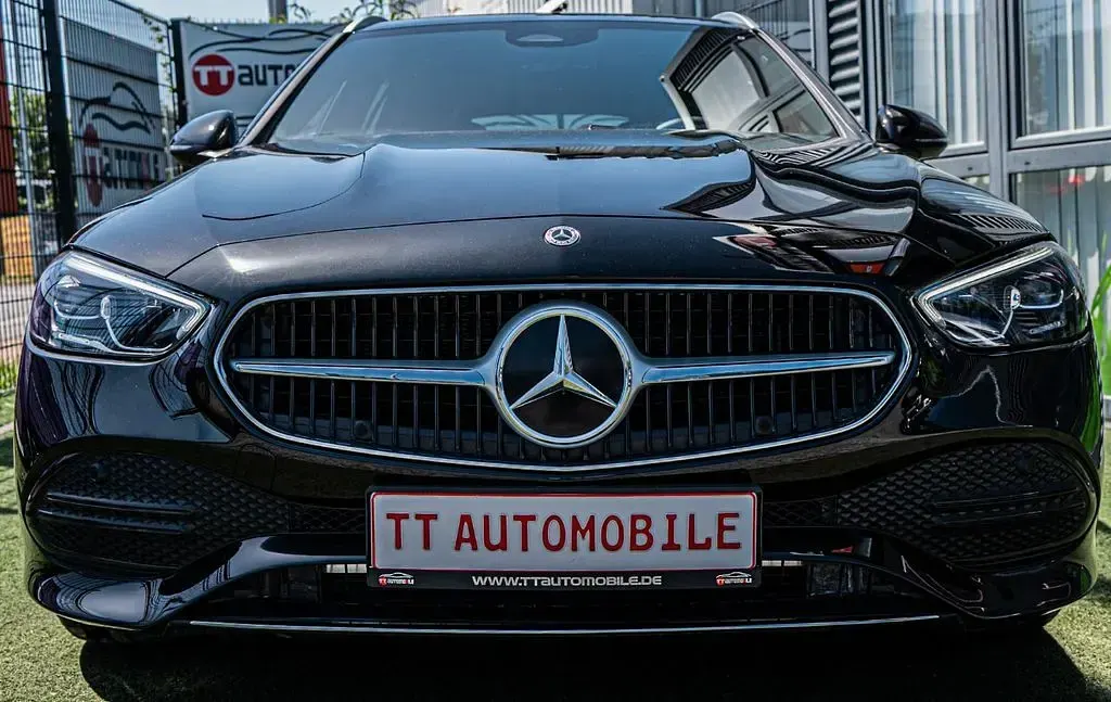 Gebraucht Mercedes C180 170 PS (125 kW) 2025 Schwarz Kombi